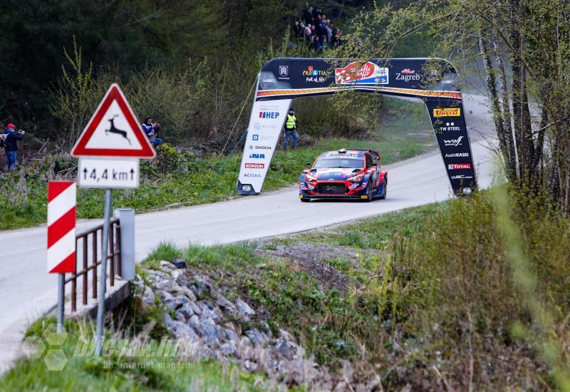 WRC Hrvatska: Neuville vodio, ali je prvo mjesto prepustio Ogieru 
